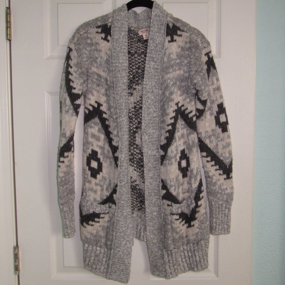 Cute, comfy Mossimo XS Cotton/Acrylic Sweater with Pockets